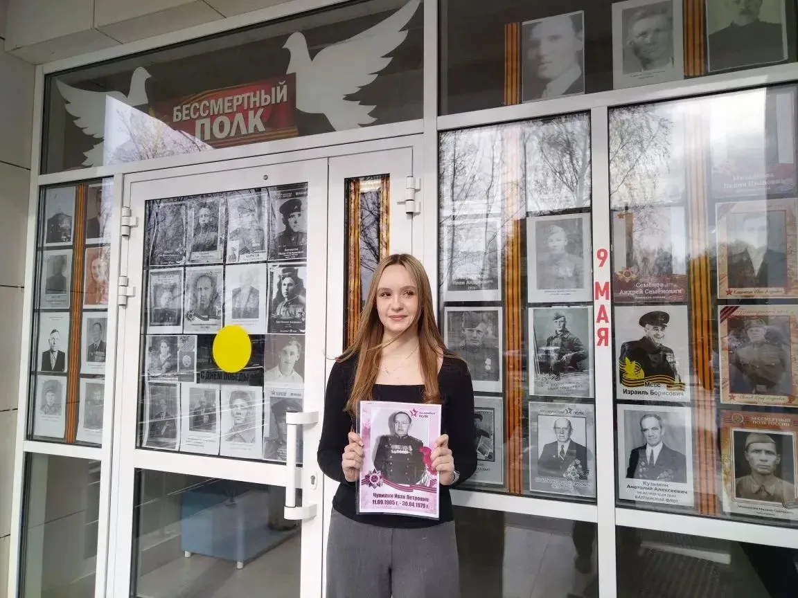 📢 Наша школа готовится к великому празднику — Дню Победы!    С каждым днём коридоры и холлы преображ