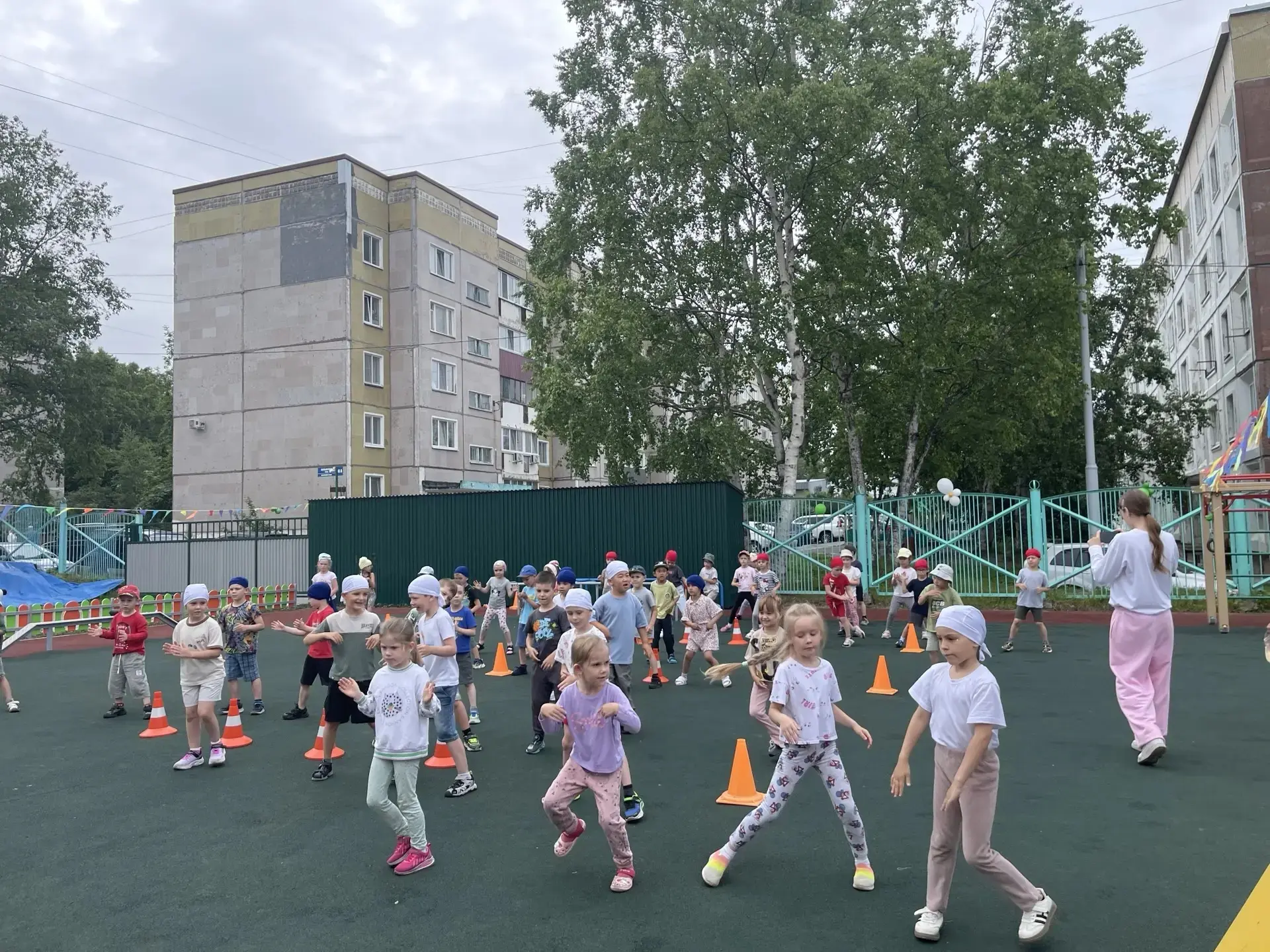 ⚡️  Громко и весело завершилась спортивная неделя в нашем детском саду!

Группы 08, 09, 10 встретили