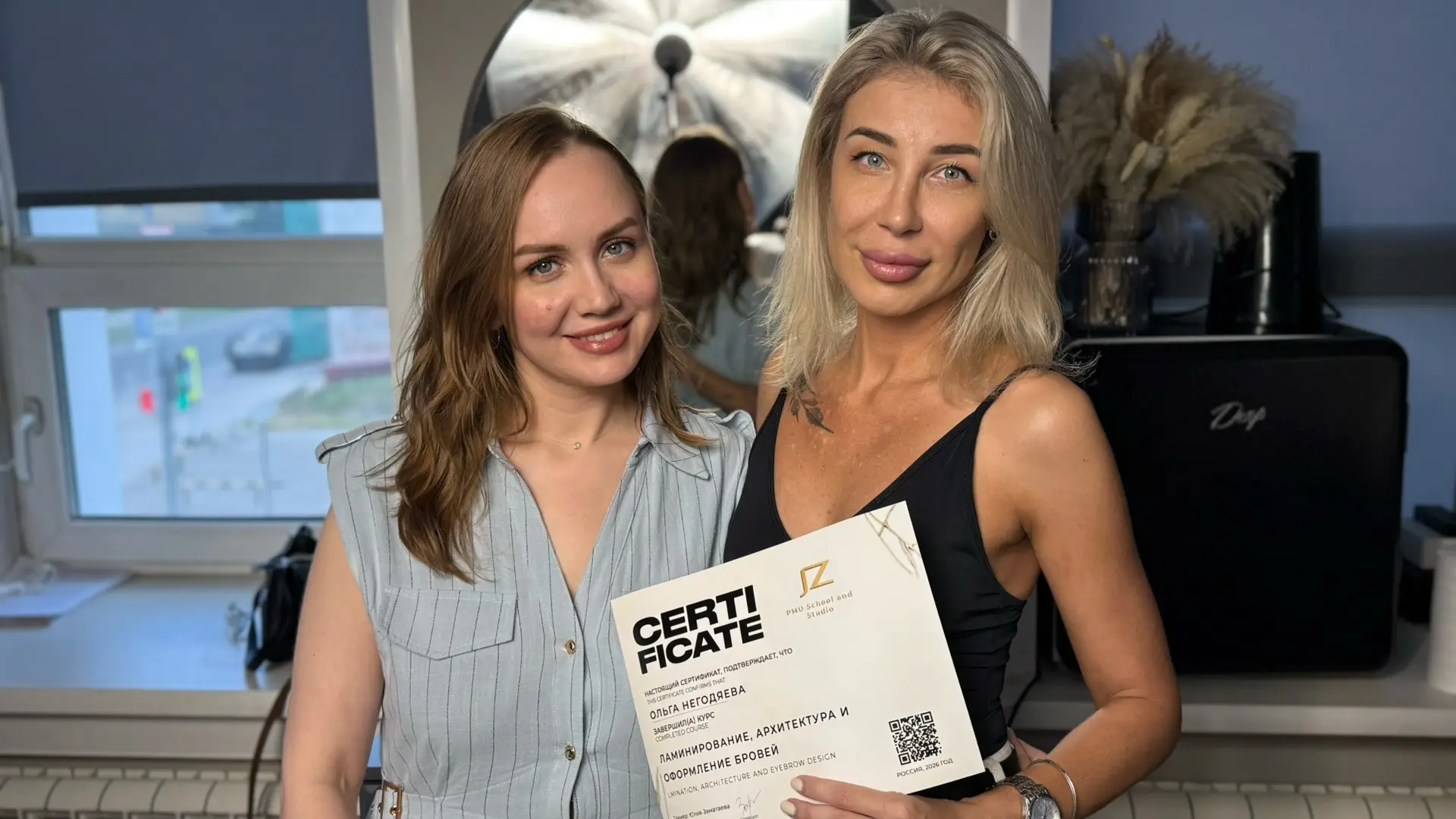 Выпускницы нашей школы «ДЖЕЙЗИ не только перманент» 🧑‍🎓

Наши июнь и июль выдались очень продуктив