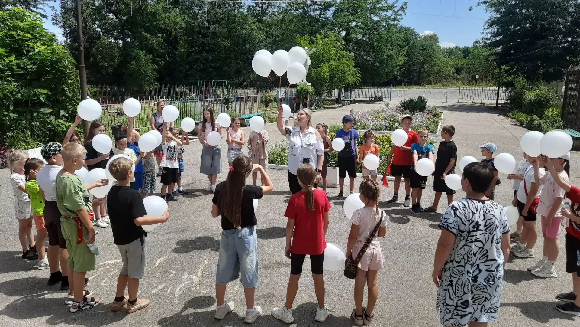 Акция памяти «Мы помним ангелов войны» прошла в Отказном

Она призвана увековечить память о малышах 