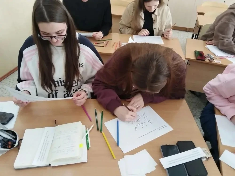 🌟 Тренинг, тимбилдинг и серьезные вопросы! 🌟  Молодые специалисты нашей школы стали участниками прак