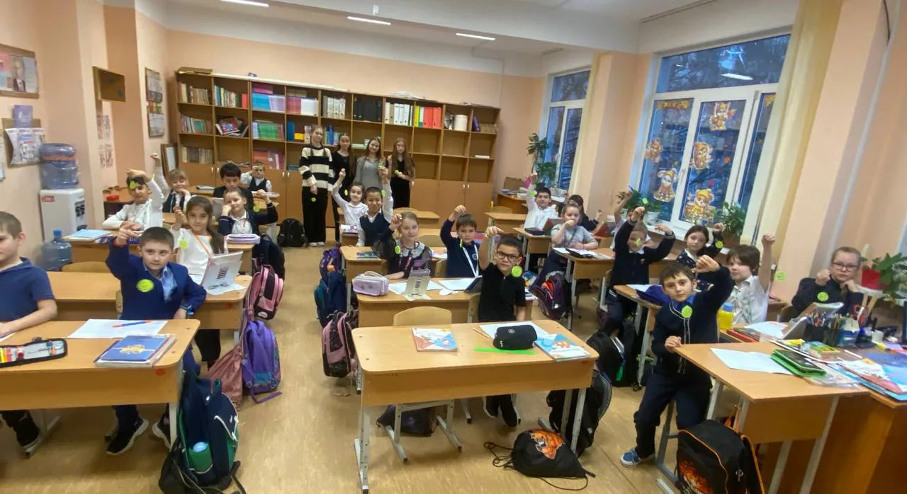 Городская акция "Засветись"💥  Обучающиеся 2в класса приняли активное участие в городской акции "Засв