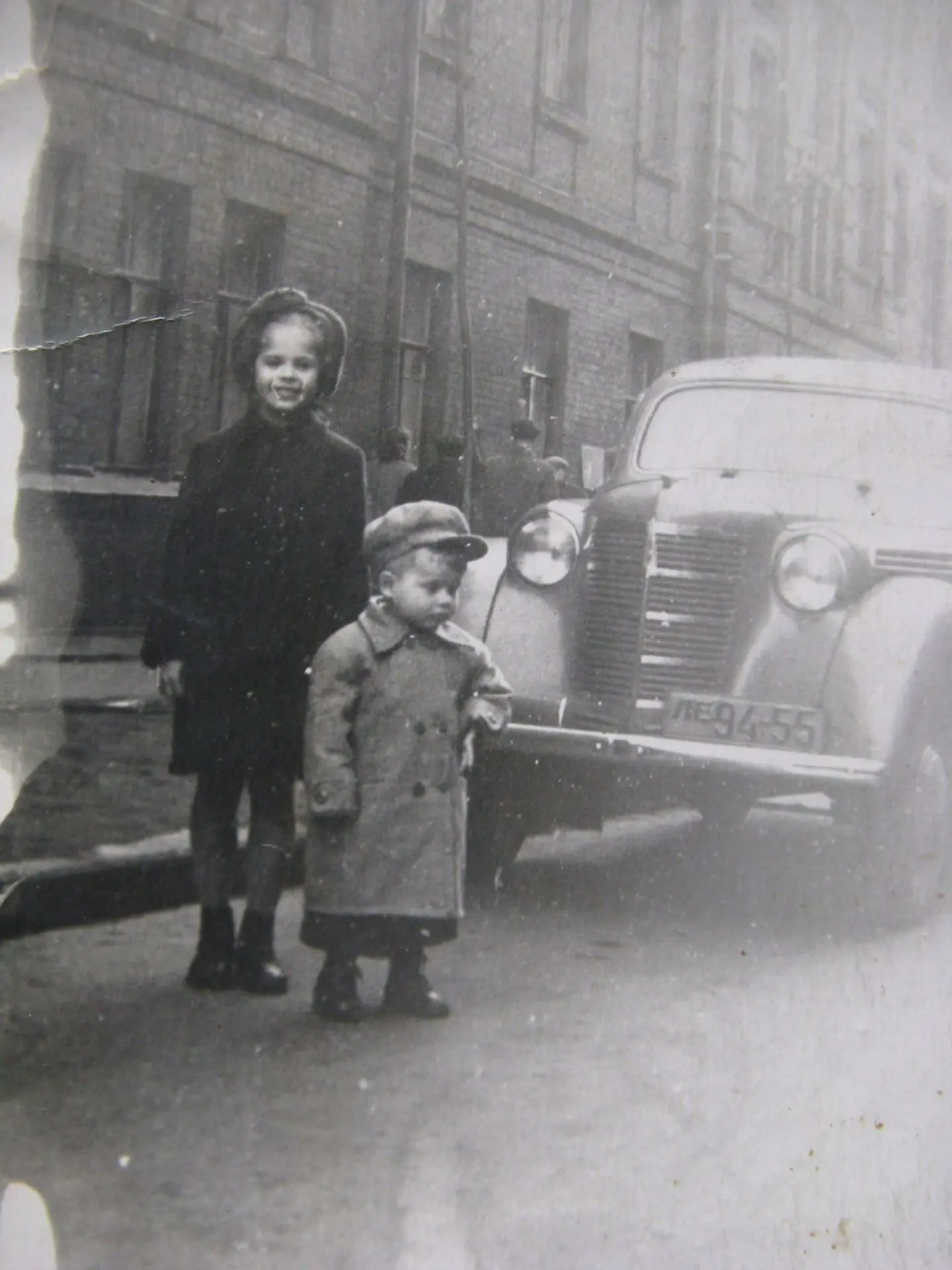 С добрым утром, дорогие друзья!

1954.Гатчинская улица.