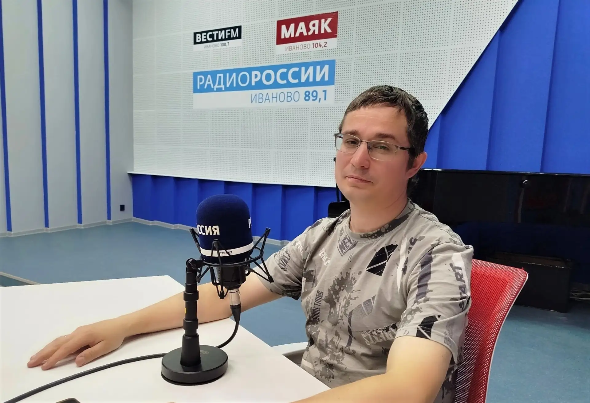 Главный археограф отдела публикации и использования документов ГАИО Егор Сергеевич Бутрин в студии [