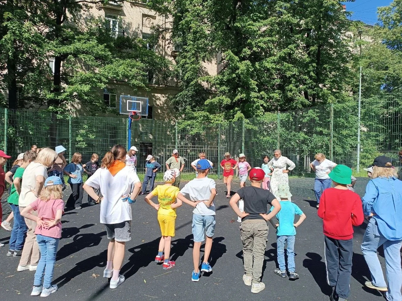 💃 23.06 — ДЕНЬ ТАНЦЕВ НАРОДОВ: РИТМЫ ЕДИНСТВА 💃

Утро отрядов началось с подвижной игры «Танцеваль