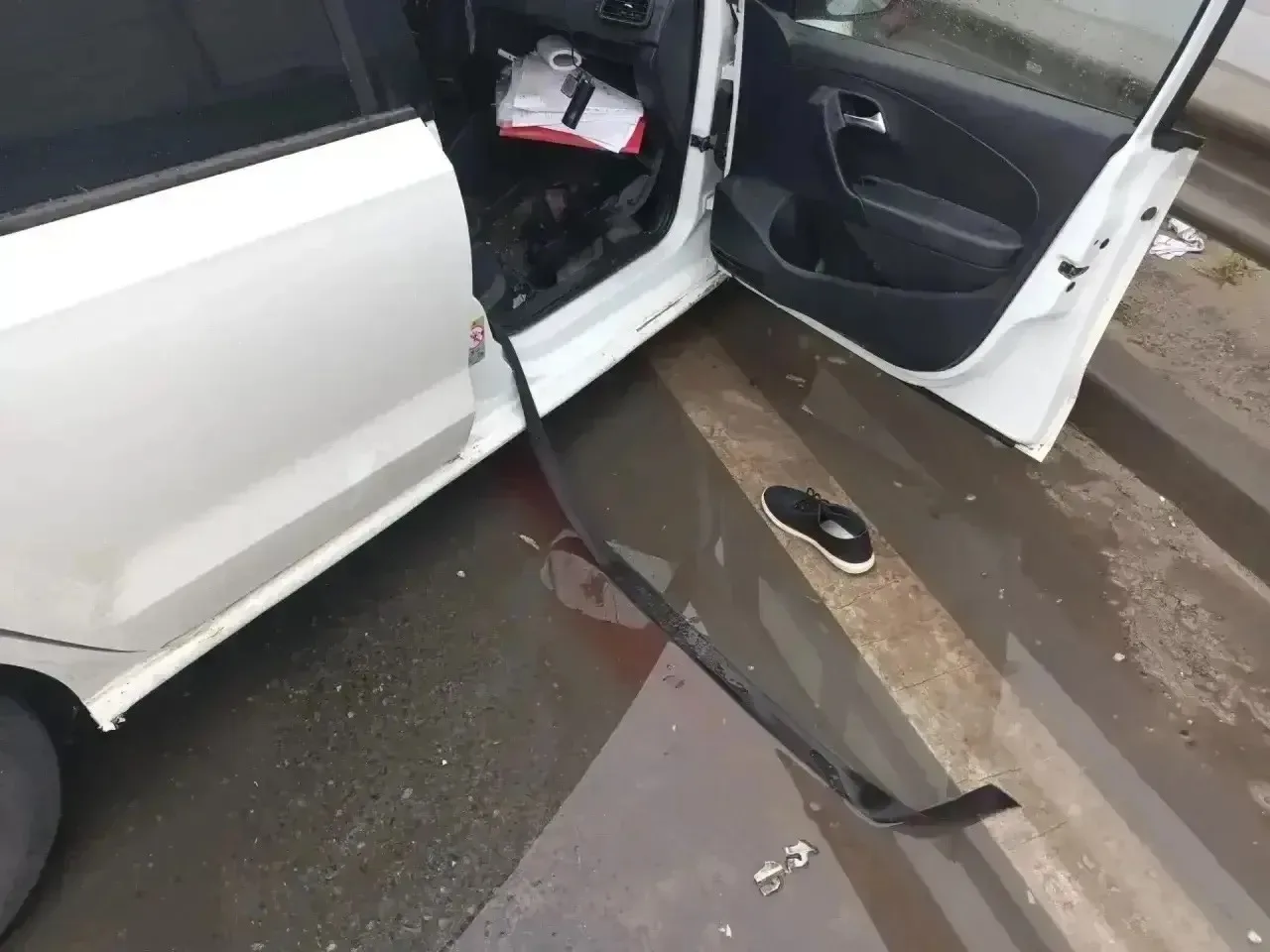 Столкновение с грузовиком на трассе Тюмень — Омск: водитель погиб, пассажирка в больнице