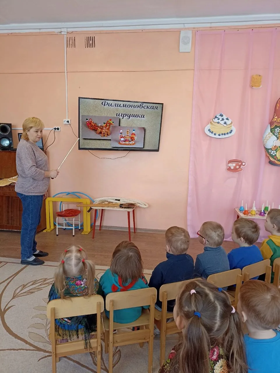 февраля считается днем - Филимоновской игрушки. Для того, чтобы познакомить детей с нар...