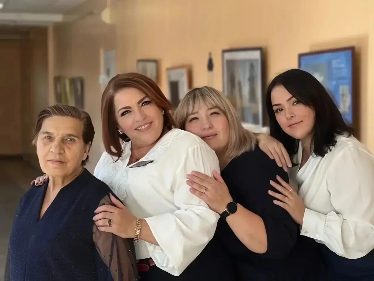 Уникальная семья учителей живёт в посёлке Маркова🧑‍🏫

Династия педагогов насчитывает 360 лет, а в 