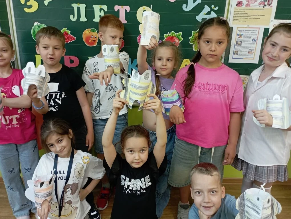В пришкольном лагере "Солнышко" прошли праздничные мероприятия, посвящённые 242‑й годовщине образова