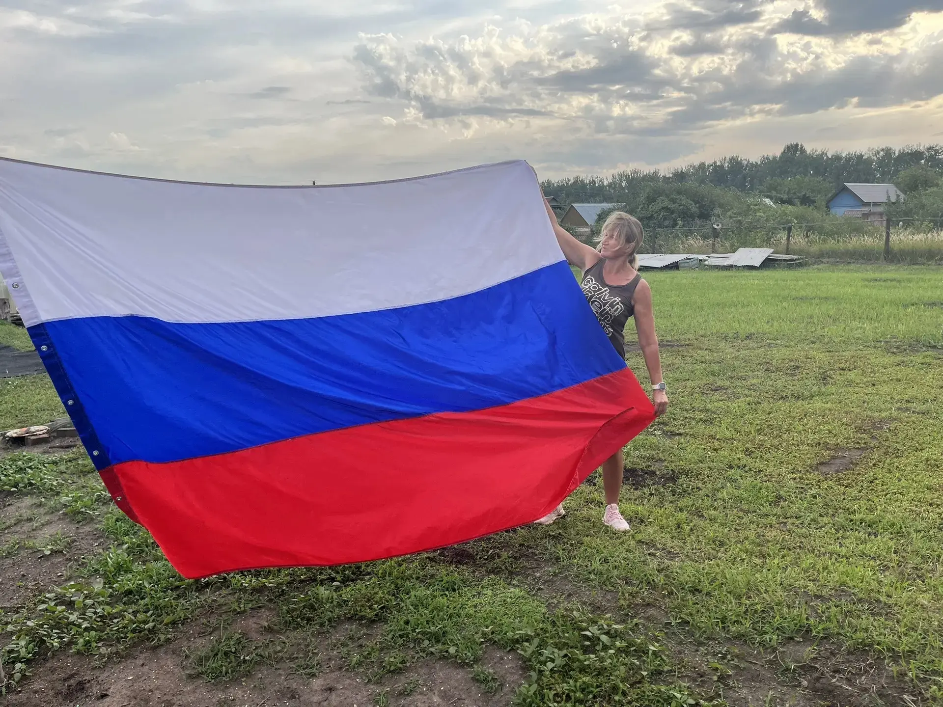 Россия, поднимай цвета! 🇷🇺