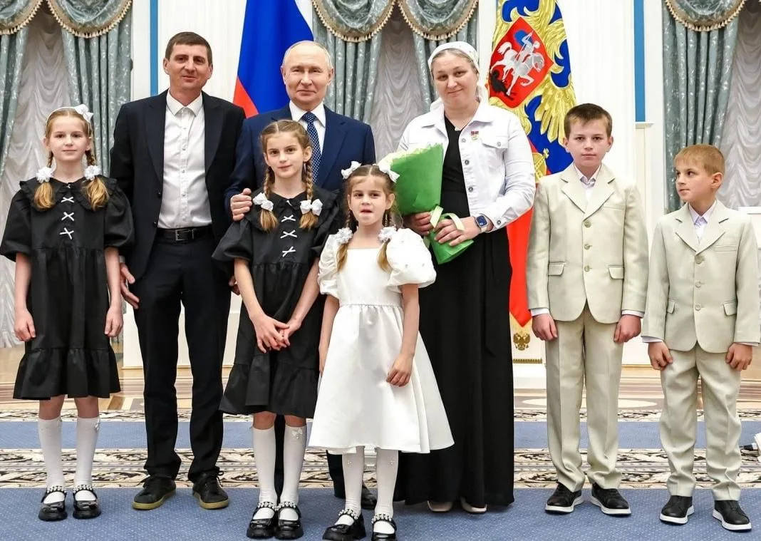 Отец 13 детей и его 15-летняя дочь погибли при атаке БПЛА в Херсонской области