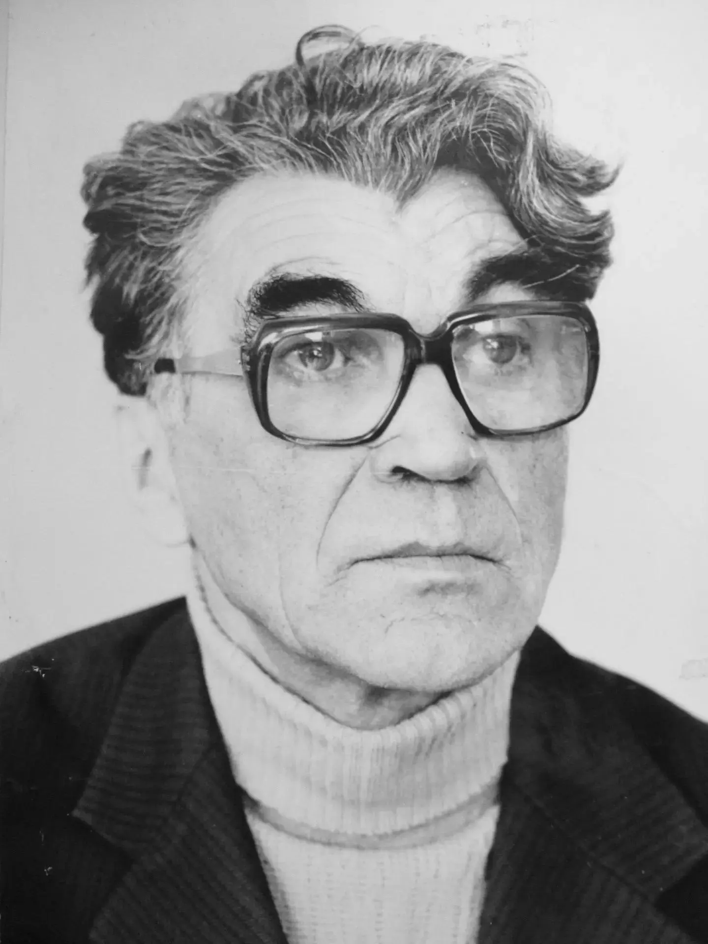 Елизаров Борис Николаевич родился 9 февраля 1930 года в городе Сталинграде. В 1942 году...