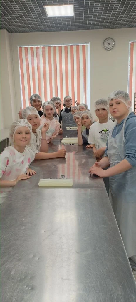 🌊 Сначала — шедевры на кухне, потом — покорение волн! 🌊🍕

9 июня воспитанники лагеря «Радуга» отл