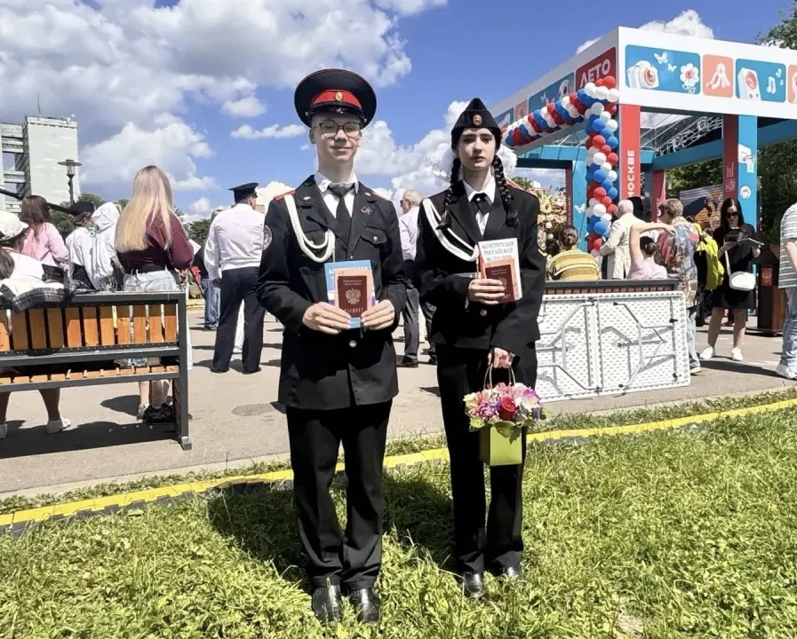 Участие в празднике «Один день с полицией России»

👮🏻‍♀️ 5 июня ученики 7 «К» класса нашей школы п