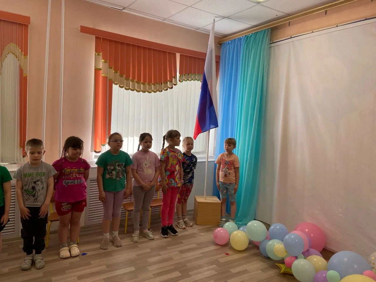 СТРАНИЧКА ЛАГЕРНОЙ СМЕНЫ "ДРУЖБА"