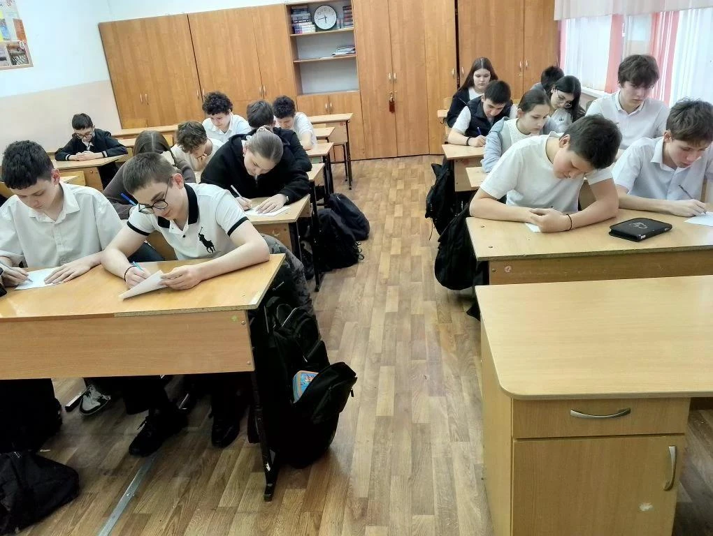 Архипова Анжелика Анатольевна и Колодяжная Оксана Николаевна, классные руководители 8 «Г» и 11 «Б» к