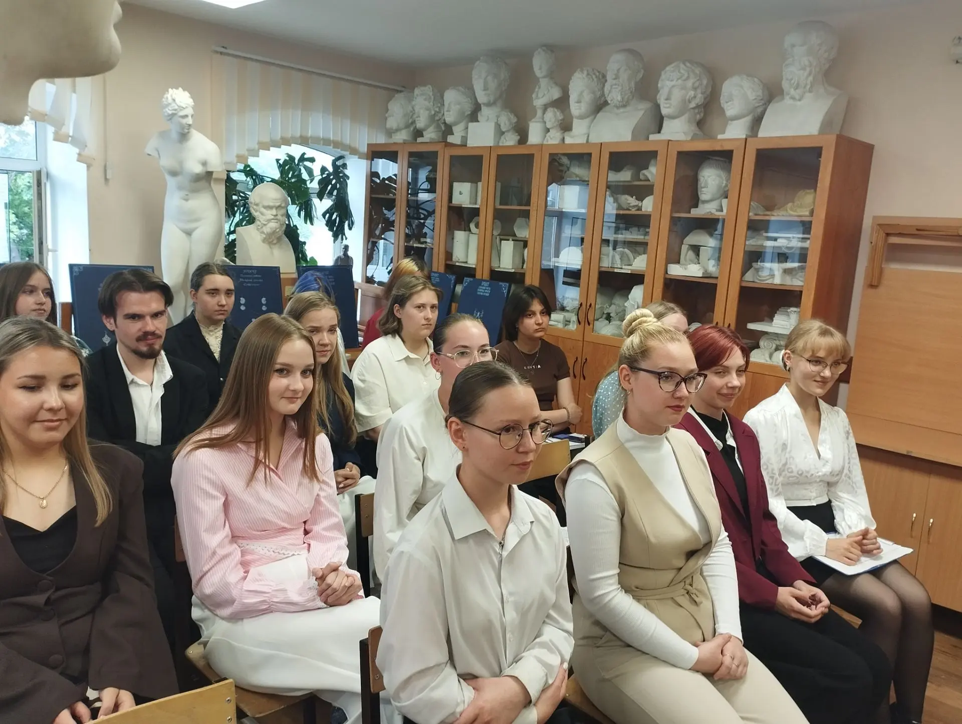 Сегодня, 16 июня 2026 года, в 🇷🇺"Павловском техникуме народных художественных промыслов России"🇷�