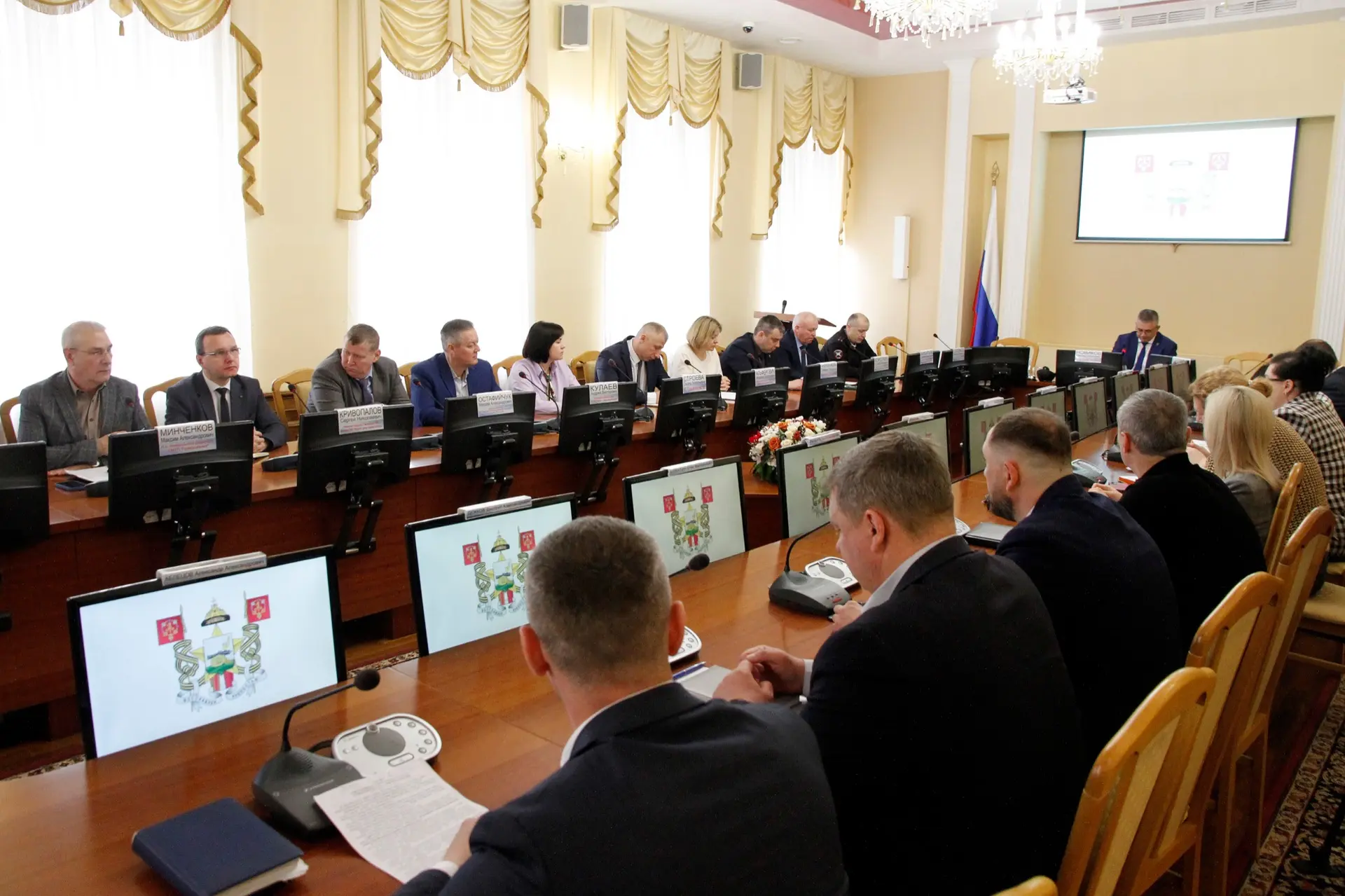Провел очередную общегородскую планерку, на которой в первую очередь обсудили состояние наших общест