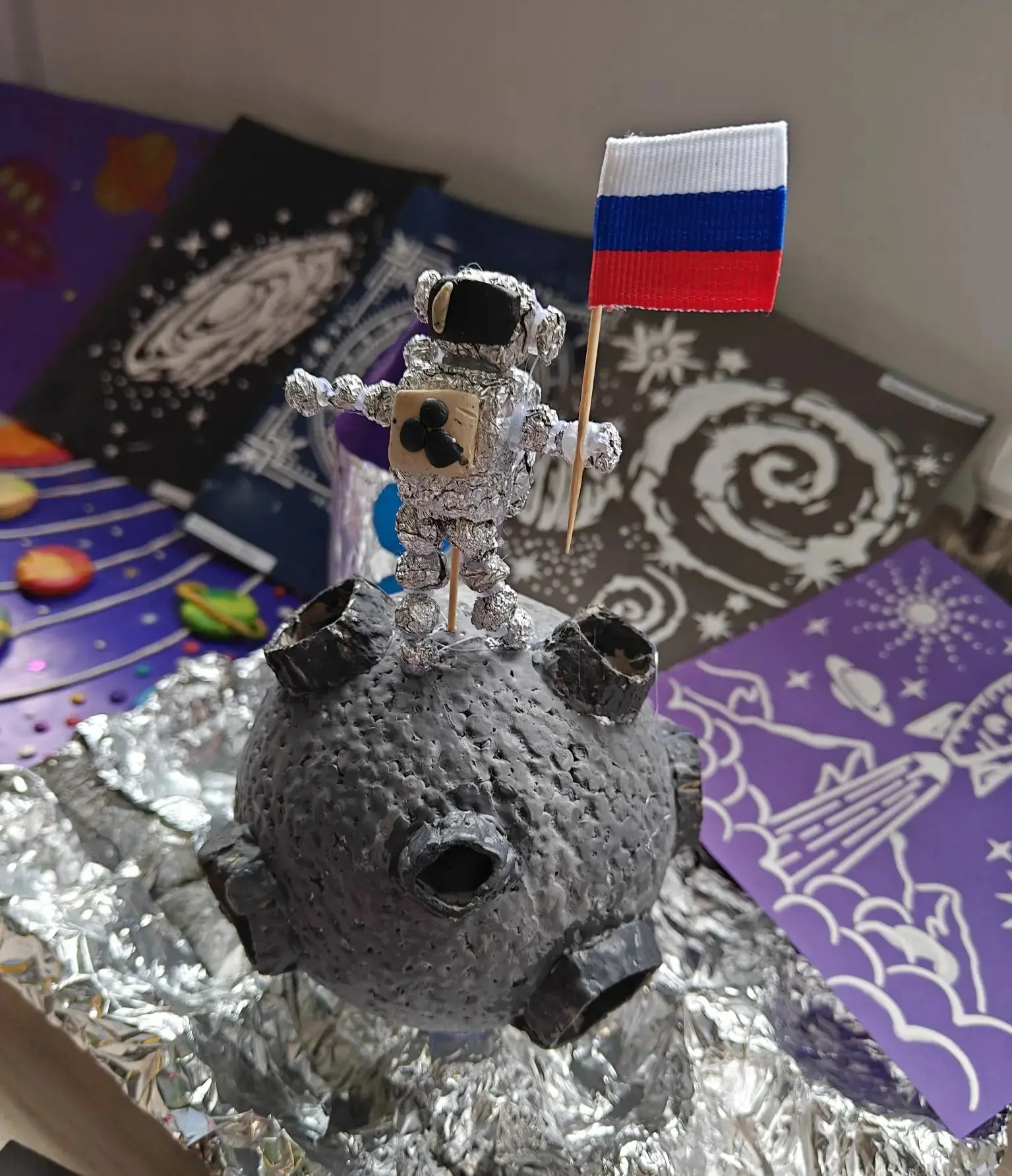 🚀К звездам — через творчество!  🛰В творческом объединении «Умелые руки» целый месяц шла подготовка к