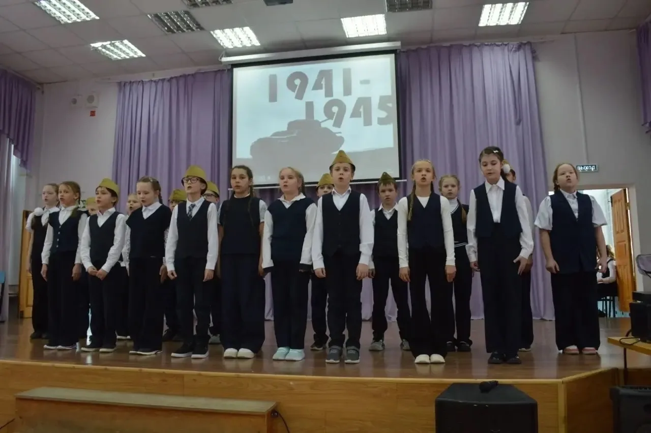 🏵️ В нашей школе продолжается месячник по  гражданско-патриотическому воспитанию. 12.02 для учащихся