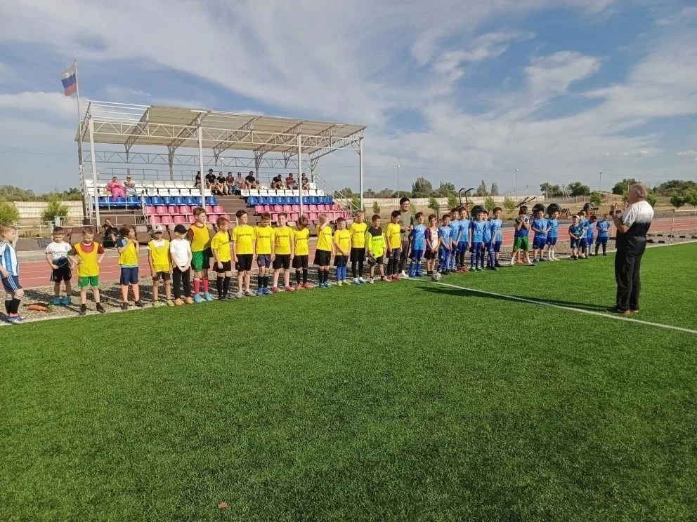 ⚽ Гордимся нашими футболистами! ⚽

Ученики нашей школы ярко проявили себя в товарищеском матче ФК «Н