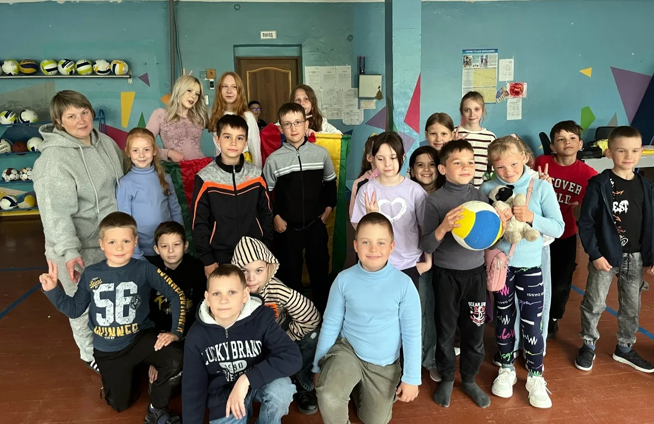 ⚽ЗНАЙ НАШИХ

⛳ В городе Полярный в детском оздоровительном лагере прошла спортивно‑развлекательная п