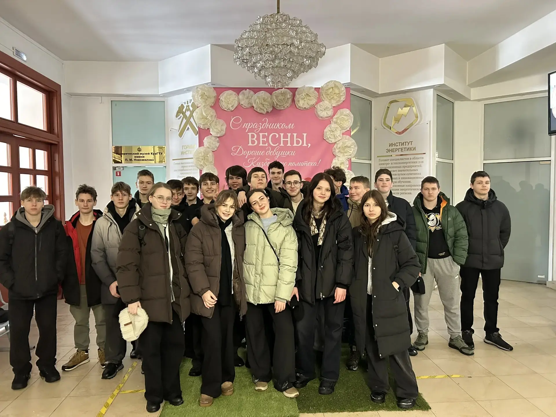 Сегодня ребята 9 "Е"класса побывали на профессиональном мастер-классе на кафедре «Информационной без