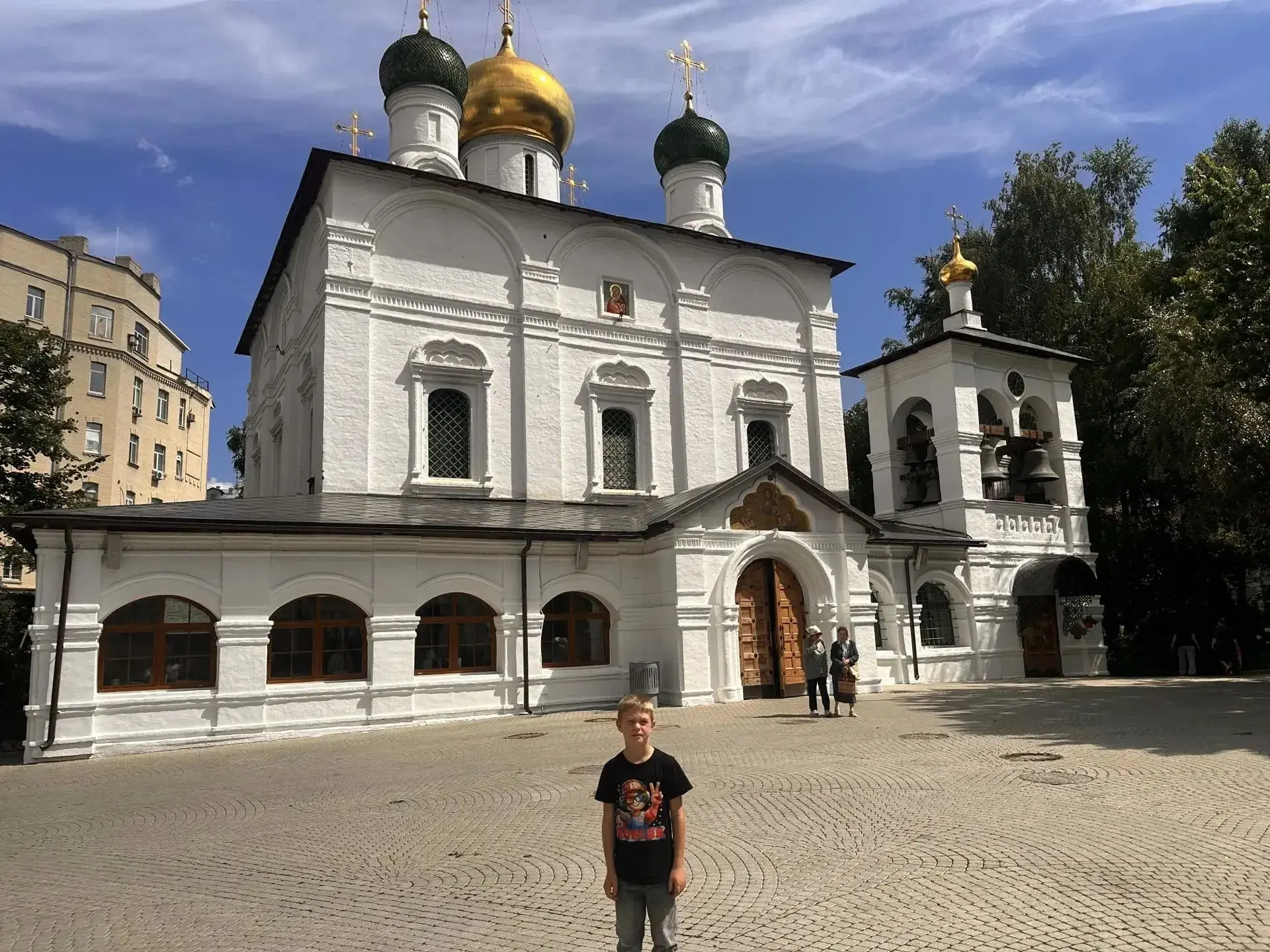 ☀️ Летние каникулы в самом разгаре!☀️

И мы с радостью смотрим, как наши ученики проводят это время 