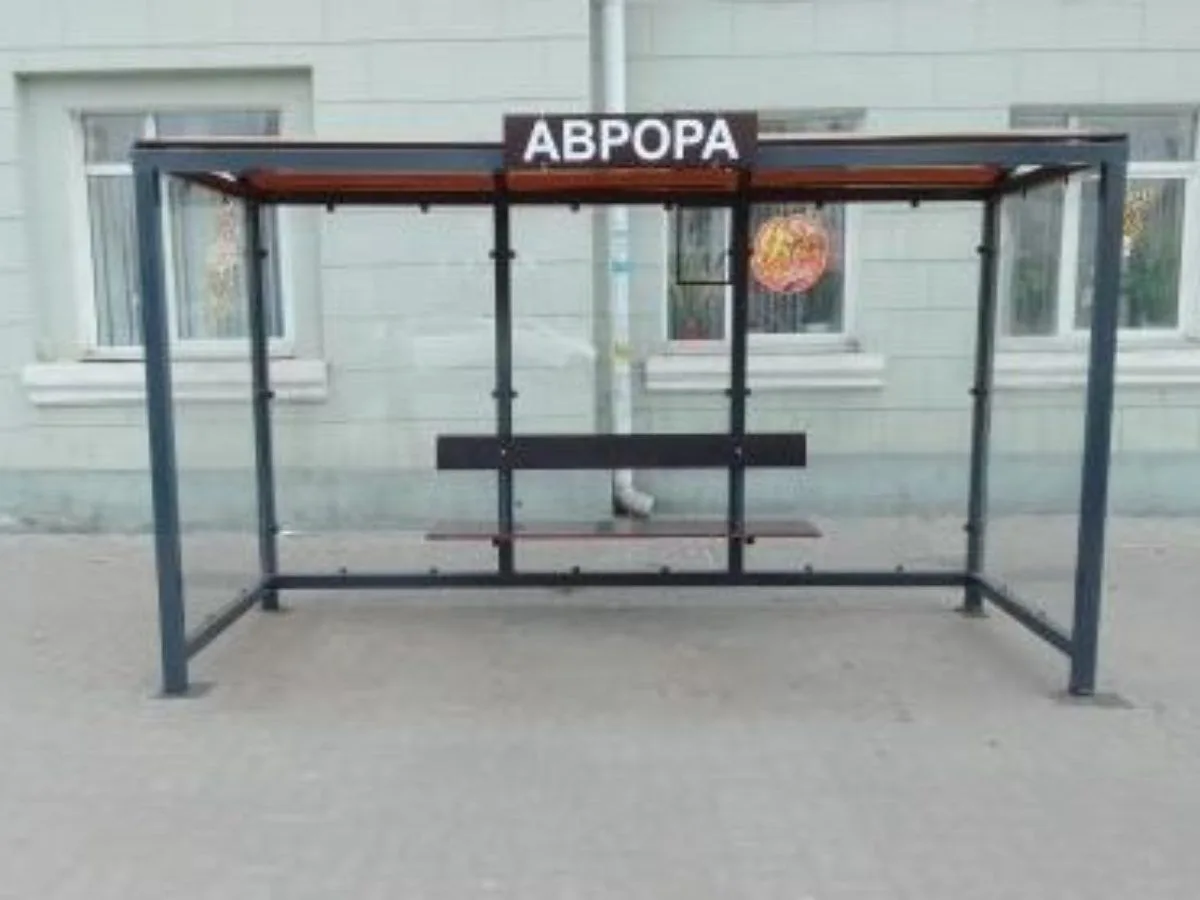 Антивандальные меры: в Думе Шахт рассказали, почему на окраинах монтируют остановки без стен  Объясн