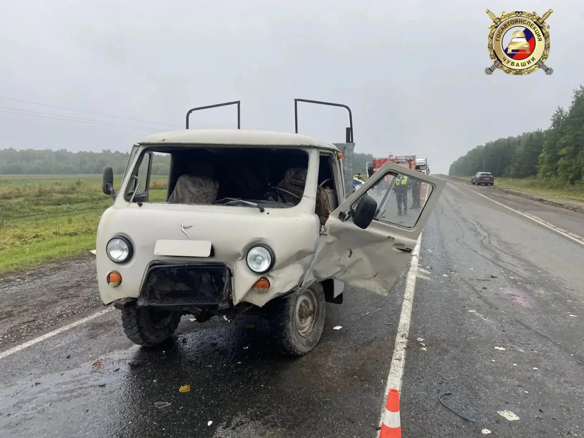 В Батыревском районе произошла серьезная авария с участием пенсионера на УАЗе, который ...