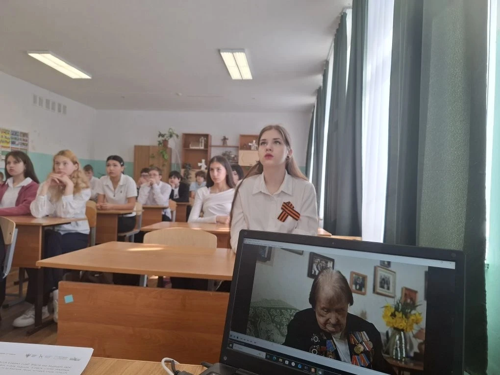 «Разговор о важном» - сегодня говорим о главном - о памяти поколений  Фотографии от 7б класса (Кл. р