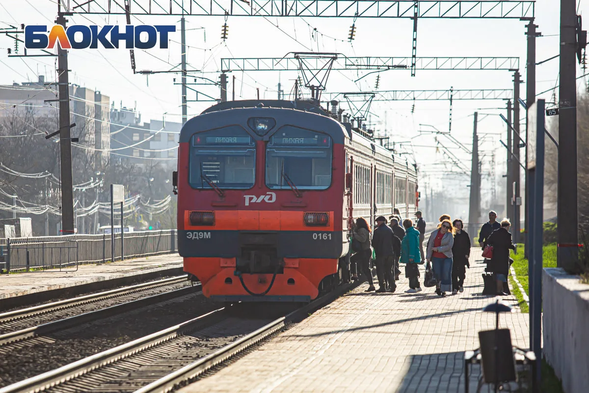 Поезд из Таганрога до Керчи отменили
 
Поезд №483/484, связывавший Таганрог и Керчь, полностью снима