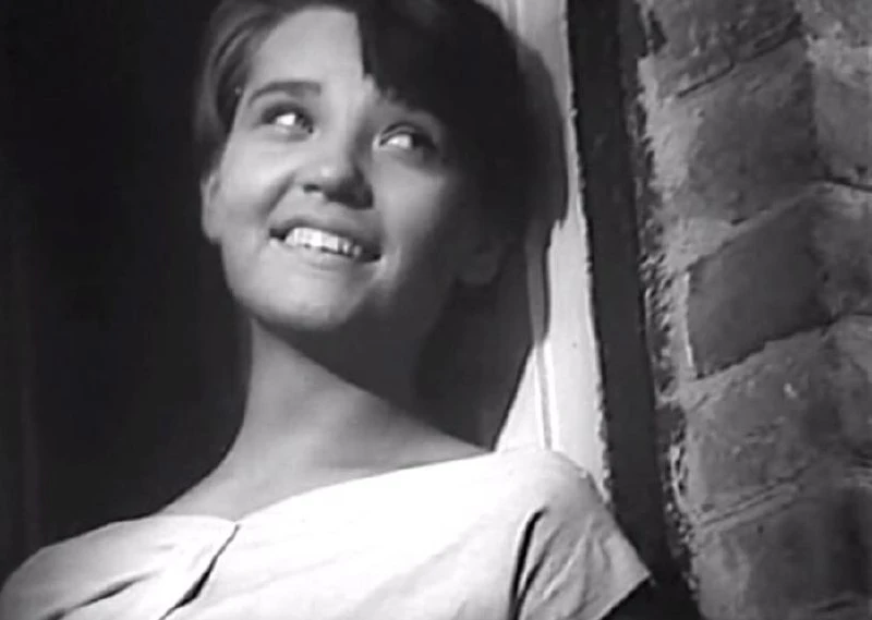 А это 19-летняя Светлана Светличная в фильме «Колыбельная»

Актриса мечтала играть серьезные драмати