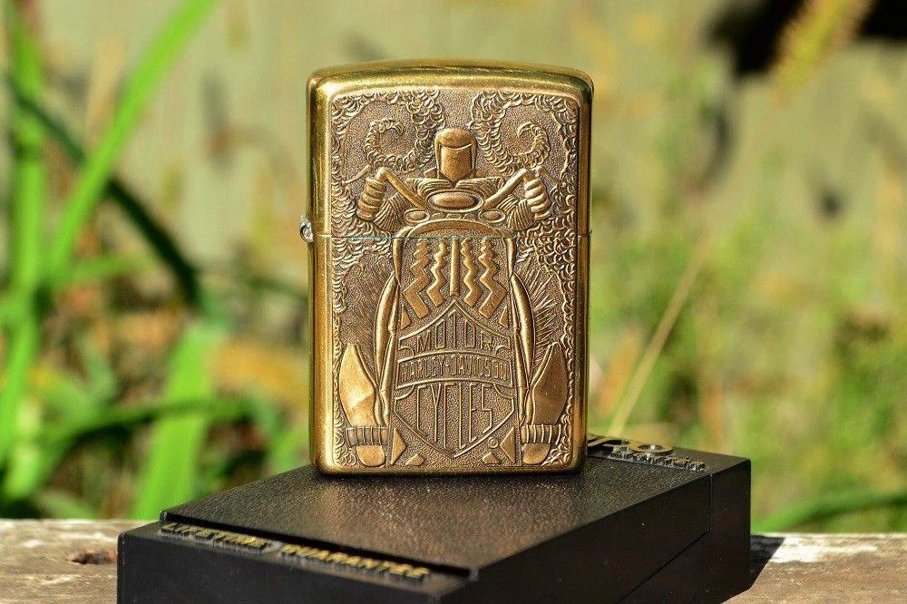 Zippo "Harley-Davidson" Barrett-Smythe.