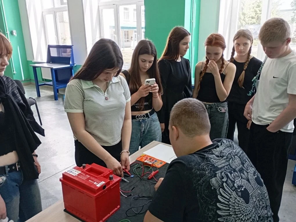 В рамках программы по профессиональной ориентации обучающиеся 9-х классов нашей школы с...