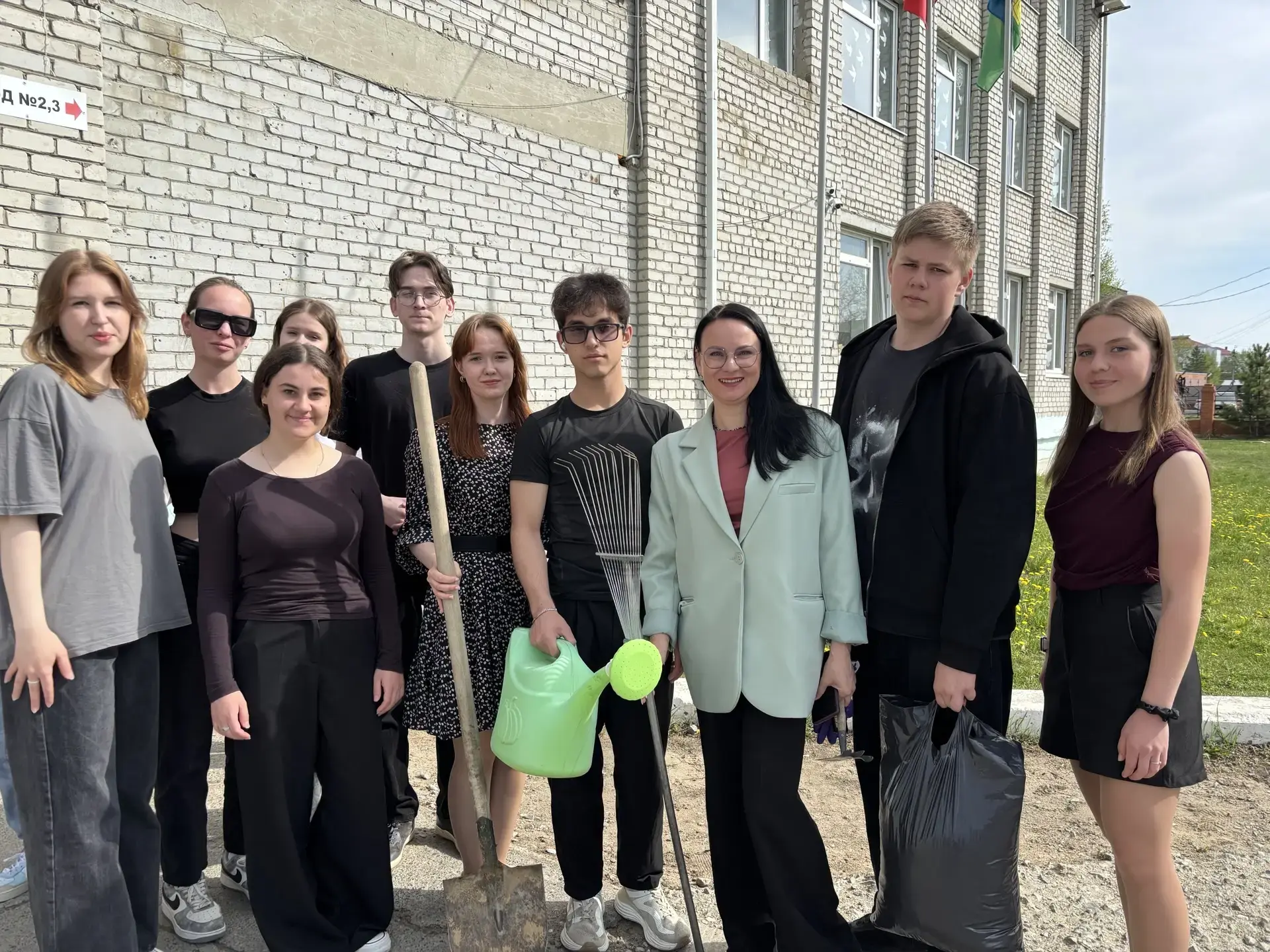 🌿Аллея выпускников: память, посаженная своими руками  📍Сегодня наши выпускники 11 классов, вместе с 
