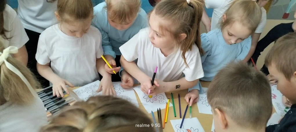 🌸 Весеннее творчество накануне 8 марта! 🎉В преддверии самого светлого весеннего праздника — Междунар