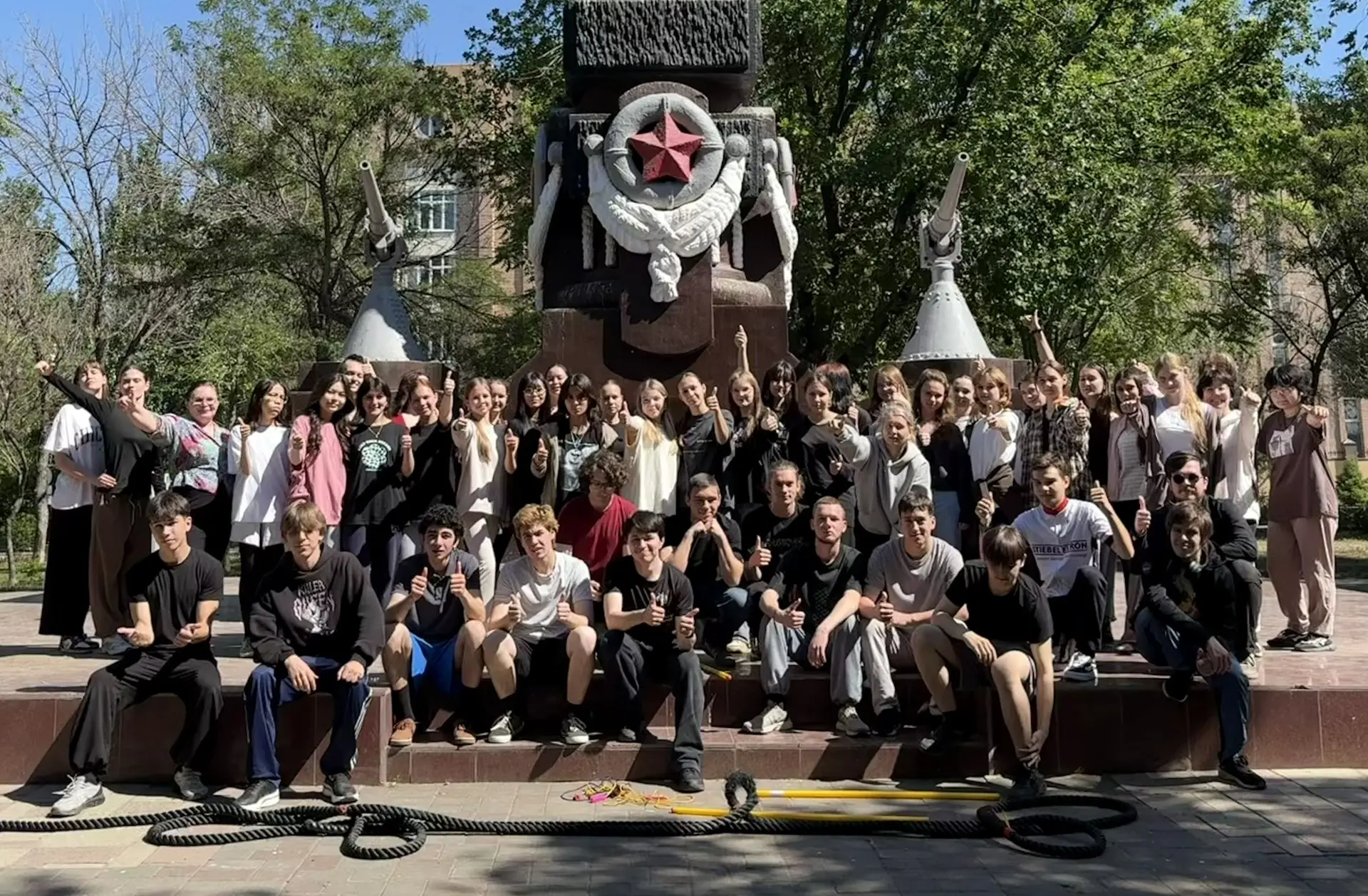 Все мы любим спорт! 

💪 Именно под таким названием вчера прошел флешмоб среди студентов Астраханско