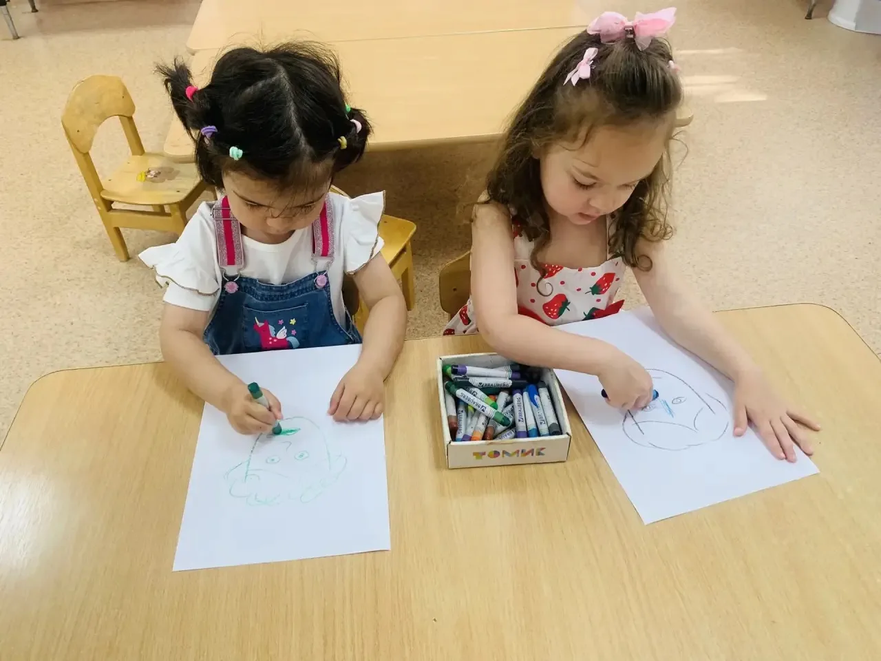 Для каждого из нас семья — это самое тёплое и уютное место на свете 🤗🌸. Это наши мамы и папы, бабу