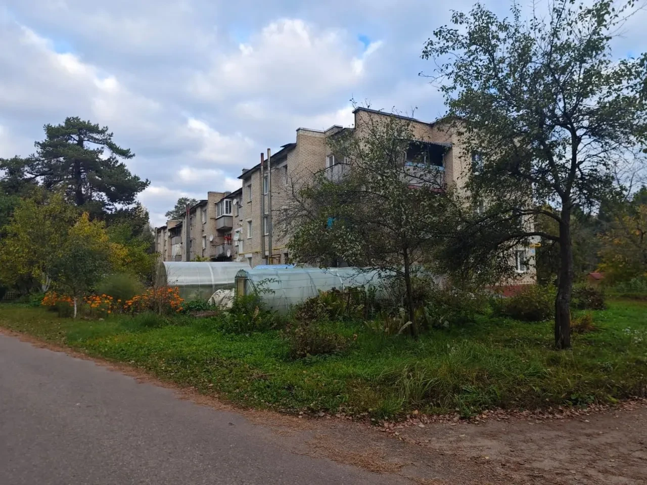 Жители Юхнова годами ждут фонари на улице Сосновой