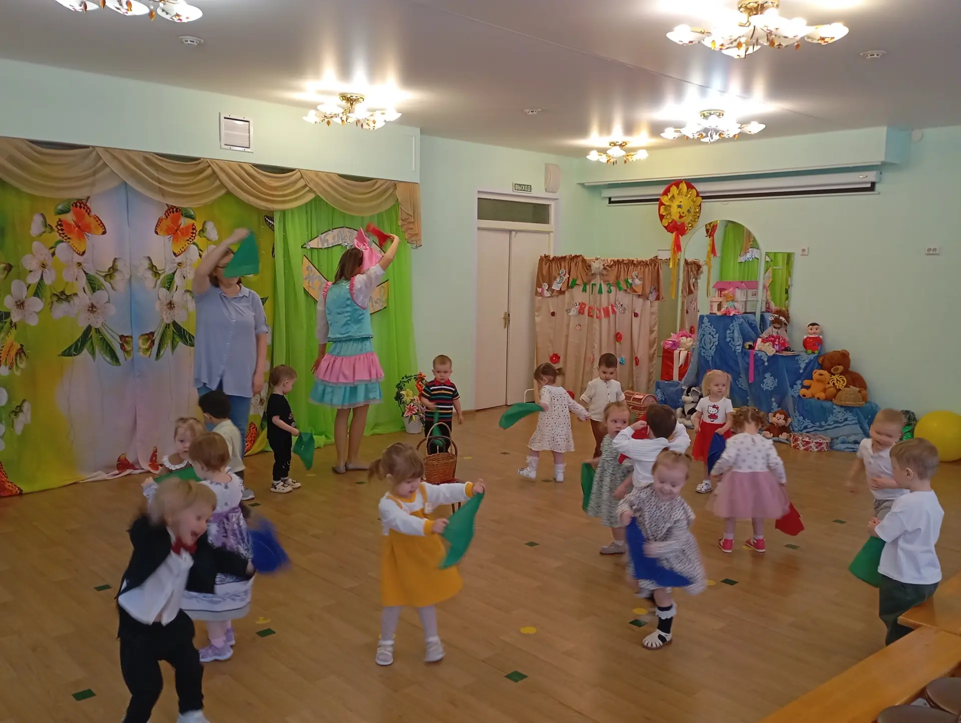 💐"Весенние утренники"🎉 Ребята ЦРР 25 окунулись в атмосферу весеннего волшебства!  В музыкальном зале