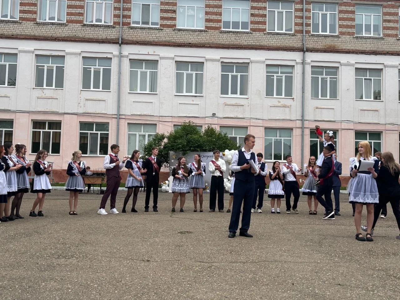 Последний звонок для наших одиннадцатиклассников!