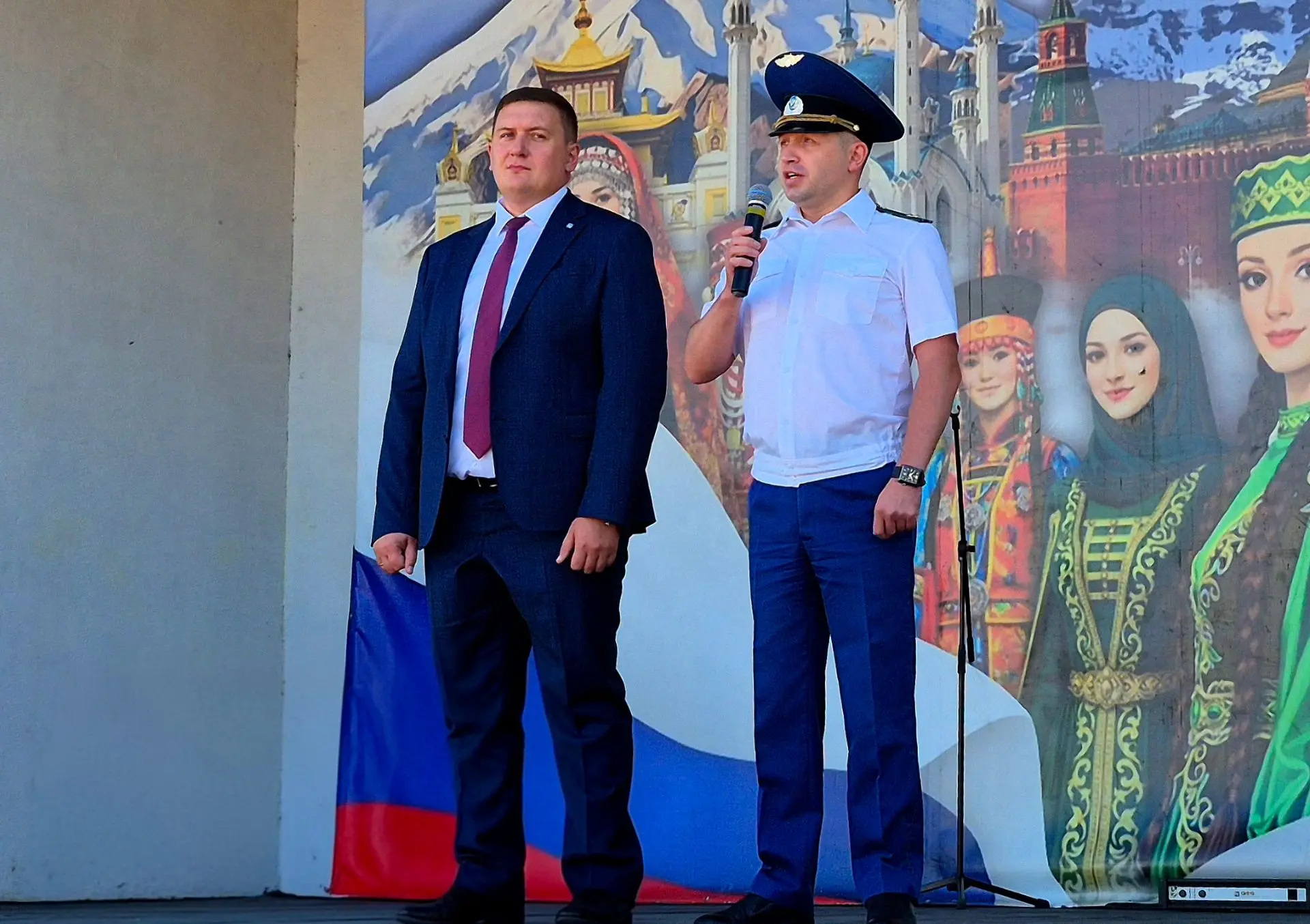 🇷🇺 Торжественный митинг, посвящённый Дню Государственного флага Российской Федерации,...