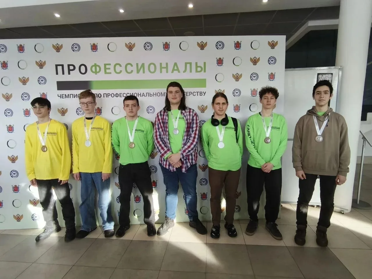 РАДУЕМСЯ! ГОРДИМСЯ!  Ученик гимназии - победитель регионального этапа Чемпионата "Профессионалы"   4