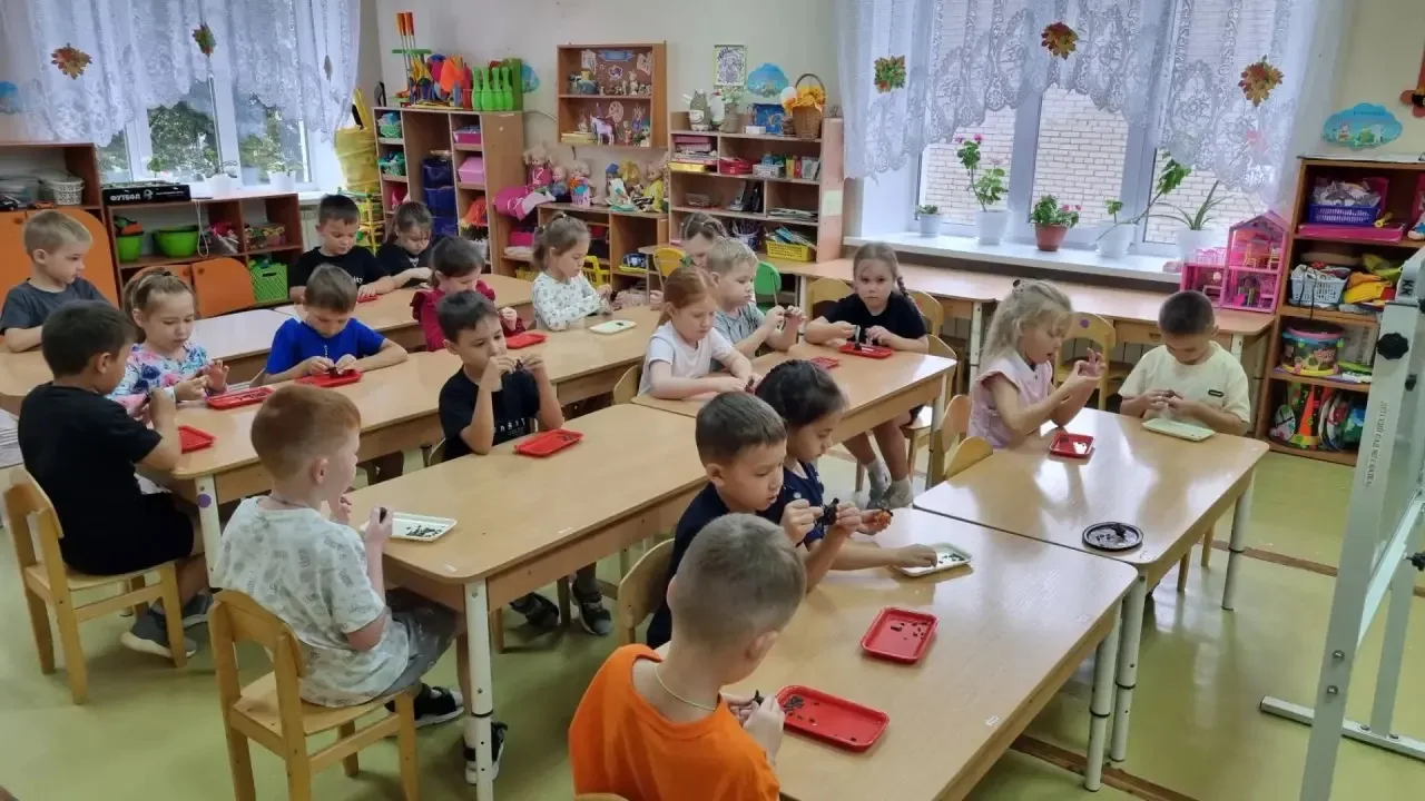 В подготовительной группе состоялось познавательное занятие: Клара Камильевна увлекател...