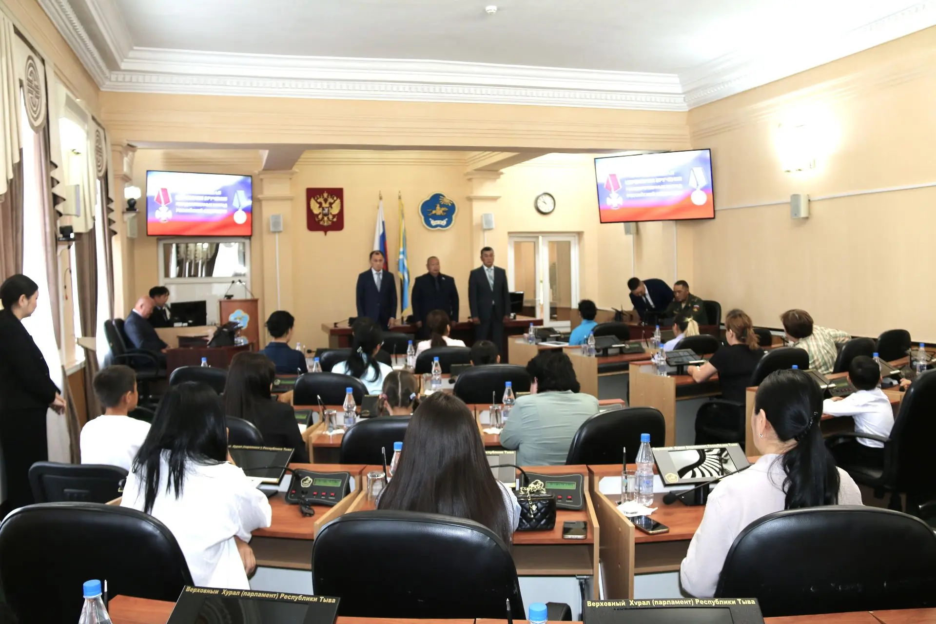 В Верховном Хурале (парламенте) Республики Тыва состоялась церемония посмертного награждения военнос