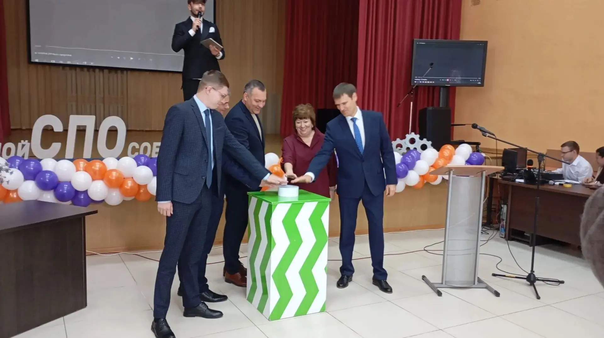 📡 В Нижнем Новгороде открыли лабораторию, где студентов учат на реальном оборудовании