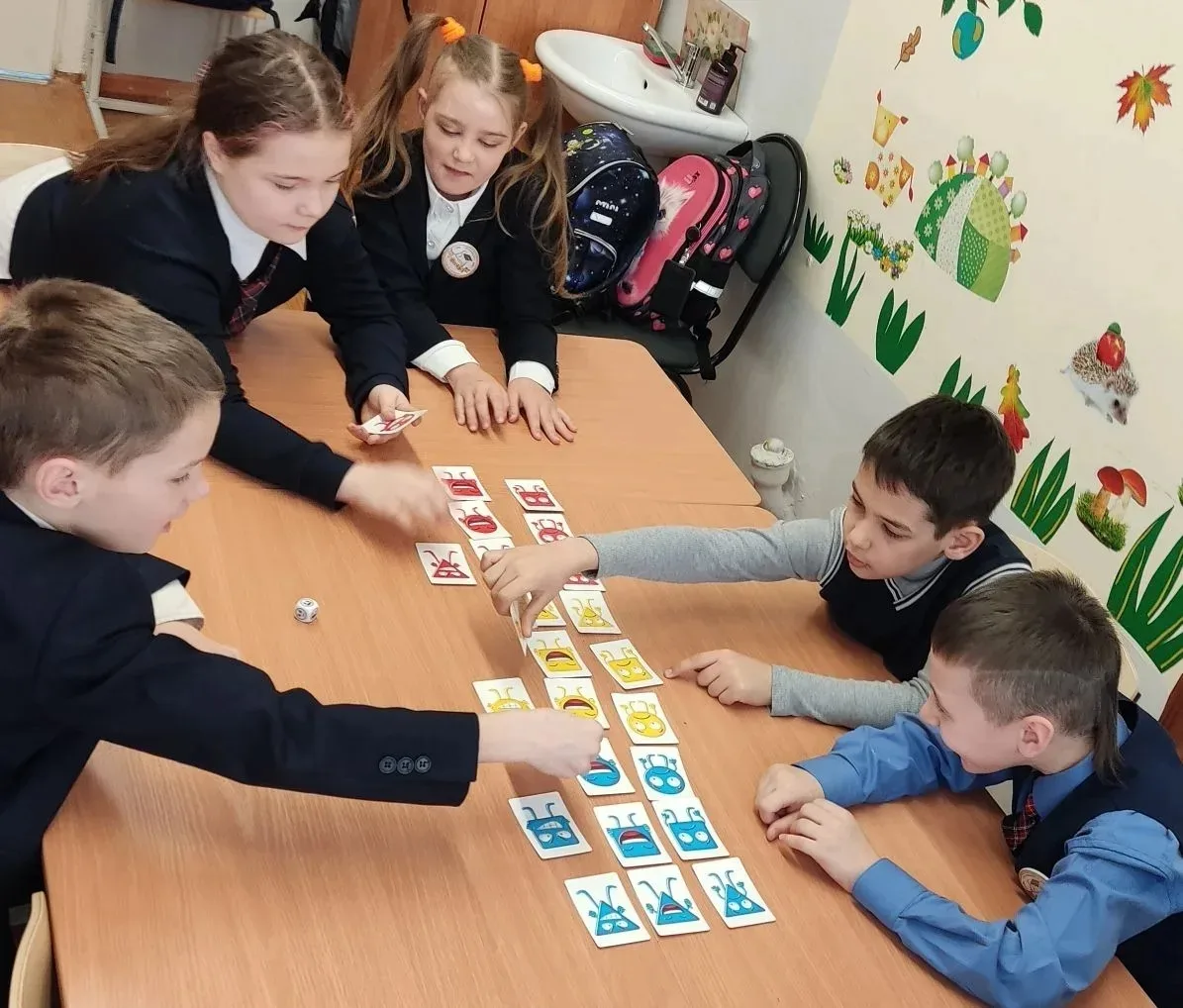 ✅ Неделя психологии ✅ ♻️♻️♻️ Ребята  младших классов были приглашены  психологами  Татьяной Валерьев