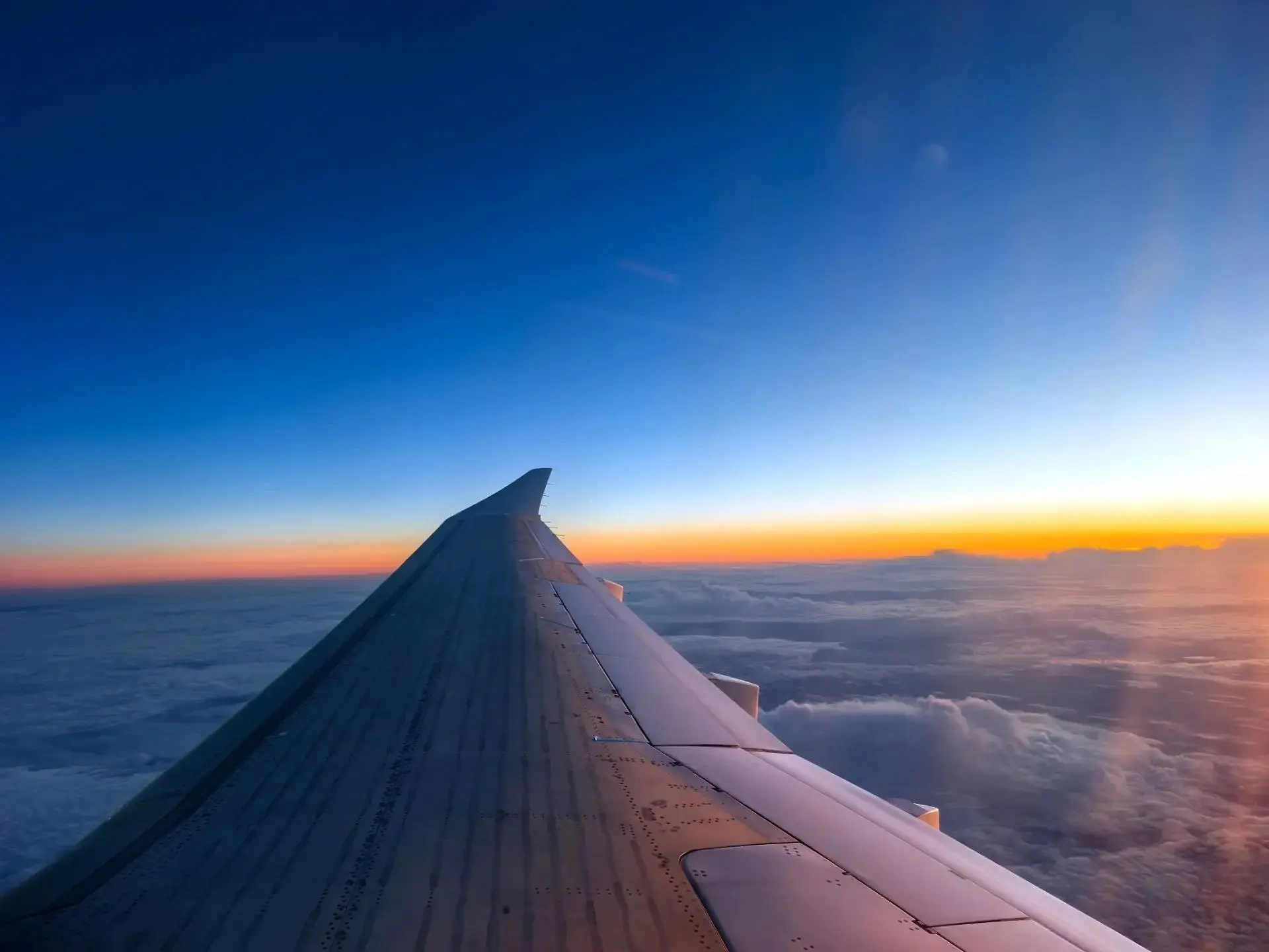 ✈️ Опытный SJ-100 с заводским номером 97001 выполнил перелет в Новосибирск ⬇️