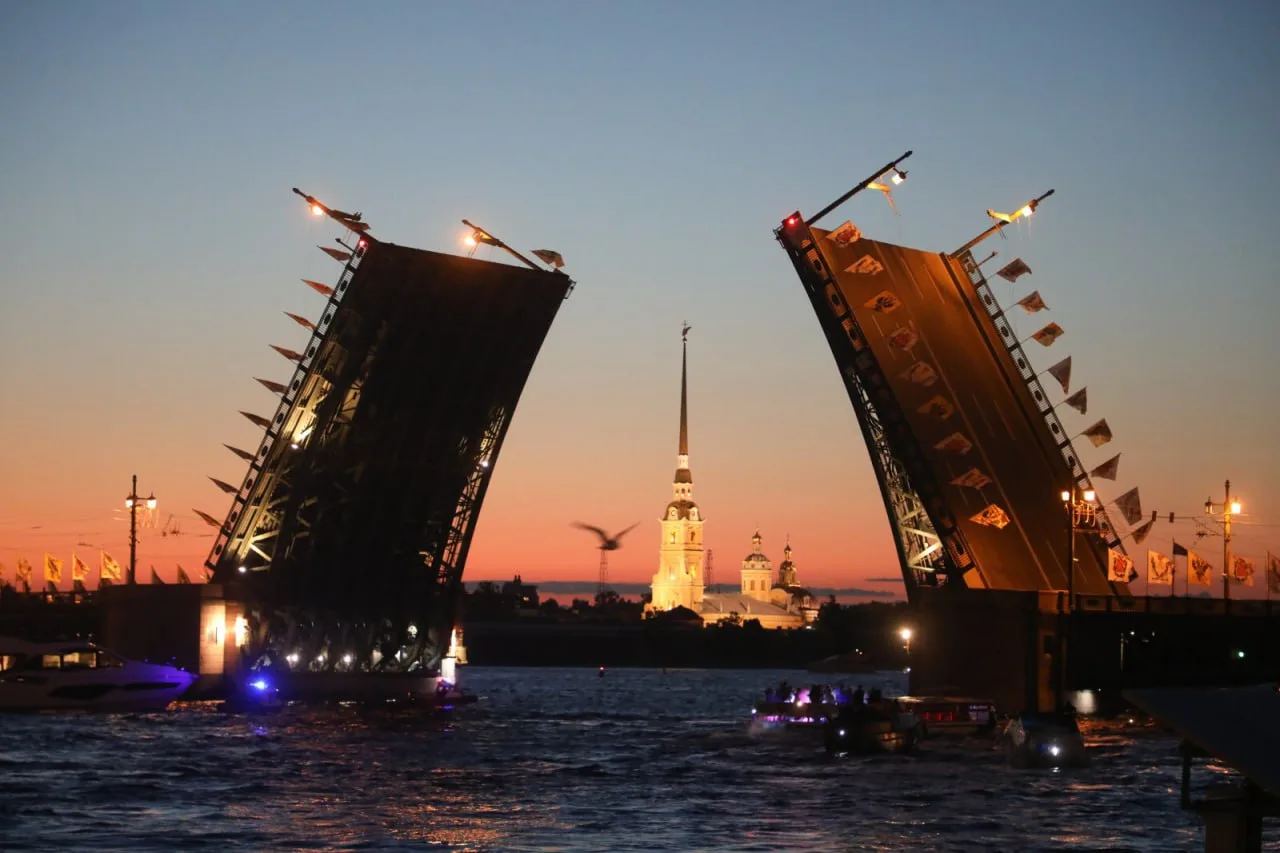 Шоу «Поющие мосты»